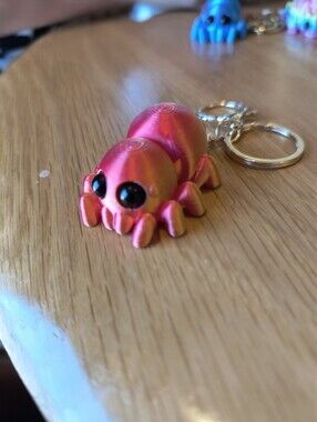 Color-Shifting Pink/Gold Spider Keychain